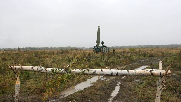 Пуск тактической ракеты Точка на военном полигоне в Калининградской области - Sputnik Молдова