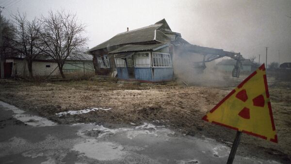 Покинутая деревня в зоне отчуждения, архивное фото.  - Sputnik Молдова