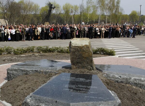 Piatra de temelie a monumentului primelor victime ale catastrofei de la Cernobâl a fost pusă în ziua împlinirii a 25 de ani de la producerea tragediei. - Sputnik Moldova
