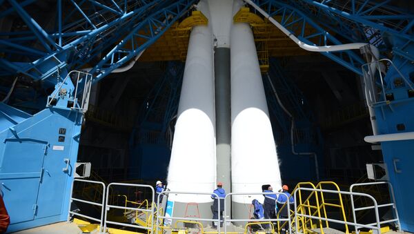 Первый запуск ракеты с нового российского космодрома Восточный перенесен - Sputnik Молдова