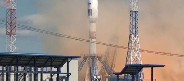 СПУТНИК_Кадры первого запуска ракеты со спутниками с космодрома &quot;Восточный&quot; - Sputnik Молдова