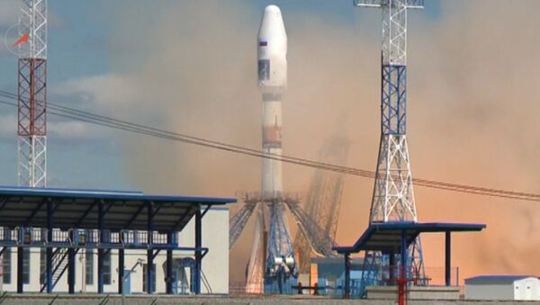 СПУТНИК_Кадры первого запуска ракеты со спутниками с космодрома &quot;Восточный&quot; - Sputnik Молдова