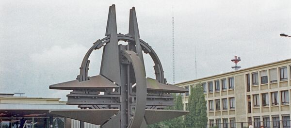 Символ НАТО в Брюсселе - Sputnik Молдова