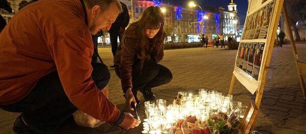 Акции памяти по погибшим в Одессе 2 мая 2014 года в регионах России Акции памяти по погибшим в Одессе 2 мая 2014 года в регионах России - Sputnik Молдова
