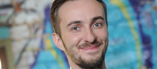 Немецкий телеведущий и сатирик Ян Бемерман. - Sputnik Молдова