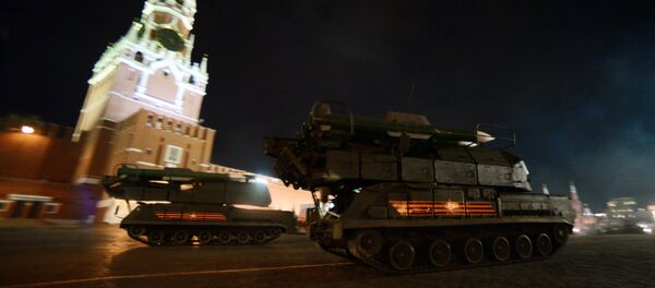 Ночная репетиция военного парада на Красной площади Ночная репетиция военного парада на Красной площади - Sputnik Молдова