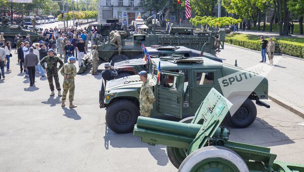 Военная техника и американские солдаты на главной площади Кишинева 8 мая - Sputnik Moldova