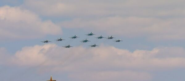 ВИДЕО_Авиация на параде Победы в Москве: Су-35С, Ту-95МС, Су-27 и Ми-26 ВИДЕО_Авиация на параде Победы в Москве: Су-35С, Ту-95МС, Су-27 и Ми-26 - Sputnik Молдова
