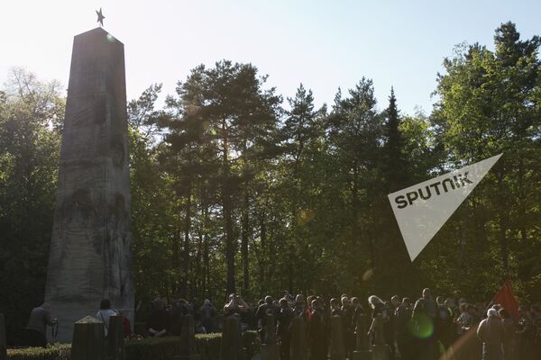 Мемориал павшим советским воинам-освободителям в Дрездене. - Sputnik Молдова