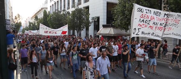 СИРИЗА, не подписывай – греки протестуют против нового договора с ЕС - Sputnik Moldova