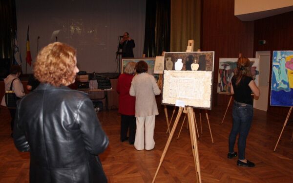 Выставка картин в Еврейском культурном центре КЕДЕМ - Sputnik Молдова