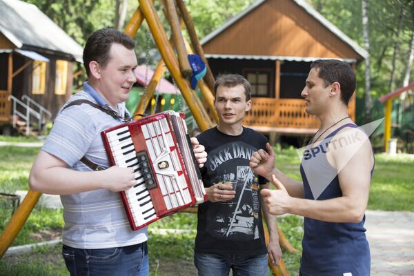 Спутнику Молдова” - один год. Первая высота на информационной орбите и первый отдых на природе. Спутнику Молдова” - один год. Первая высота на информационной орбите и первый отдых на природе. - Sputnik Молдова