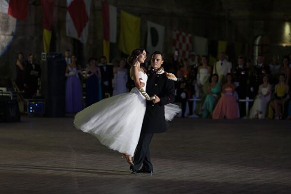 Офицерский бал в Севастополе Офицерский бал в Севастополе - Sputnik Молдова