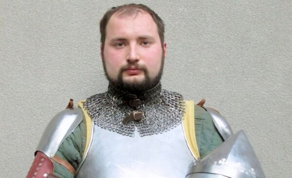 Олег Сергеев, участник движения средневекового боя Олег Сергеев, участник движения средневекового боя - Sputnik Молдова