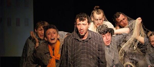 Спектакль по повести русского писателя Константина Сергиенко Прощай, Овраг, театр С улицы  Роз. - Sputnik Молдова