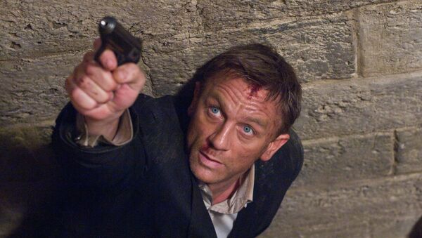 Daniel Craig stars as James Bond 007 in pursuit of an Mi6 traitor in a scene from Quantum of Solace - Sputnik Moldova