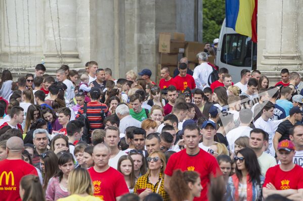 Тысячи человек пришли на Olympic Fest 2016 - Sputnik Молдова