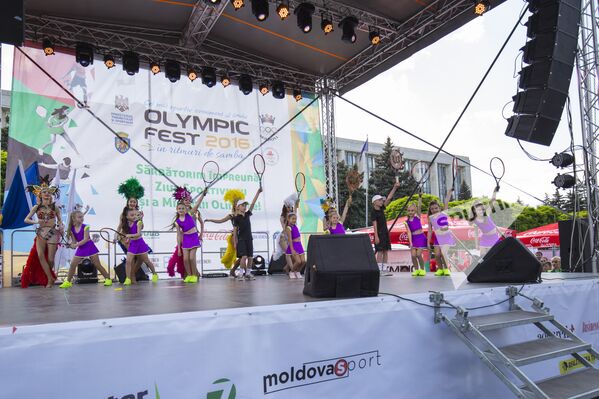 Юные теннисисты пожелали удачи молдавской сборной на Играх в Рио-де-Жанейро - Sputnik Молдова