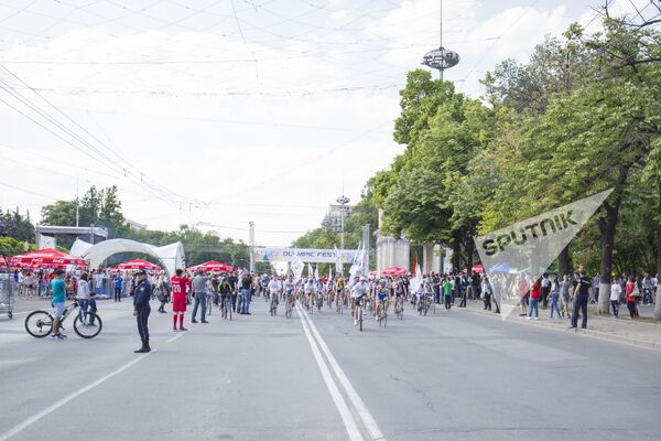 Первыми стартовый городок покинули велосипедисты - Sputnik Молдова