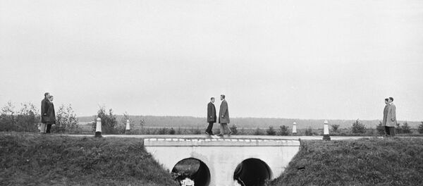 Сцена обмена из фильма Мертвый сезон Сцена обмена из фильма Мертвый сезон - Sputnik Молдова