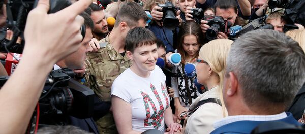 Надежда Савченко в Киеве - Sputnik Moldova