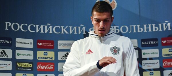 Игрок сборной России по футболу Роман Нойштедтер - Sputnik Молдова