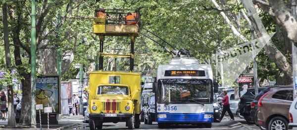 троллейбус, ремонт троллейбусных линий - Sputnik Moldova