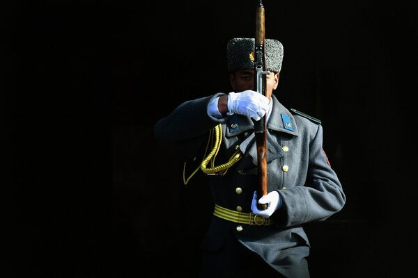 Солдат почетного караула Национальной гвардии Кыргызстана. Табылды считает эту фотографию одним из своих лучших кадров. - Sputnik Молдова