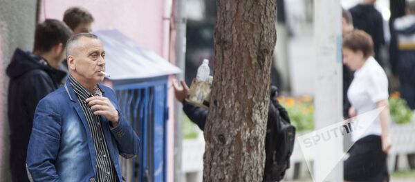 Курение в общественных местах - Sputnik Молдова