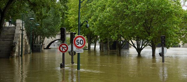 Река Сена, Париж. - Sputnik Moldova