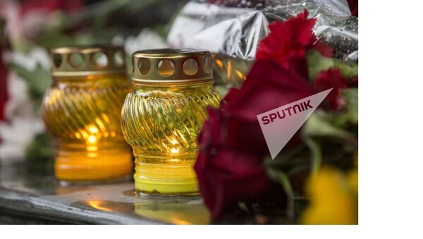 возложение цветов у Румынского Посольства - Sputnik Moldova