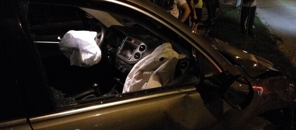 Нарочно не придумаешь: два автомобиля не поделили пешеходный переход - Sputnik Молдова