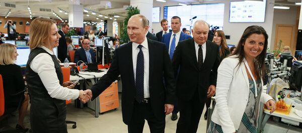 Президент РФ В. Путин посетил МИА Россия сегодня - Sputnik Молдова