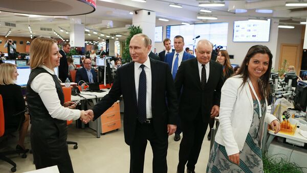 Президент РФ В. Путин посетил МИА Россия сегодня - Sputnik Молдова