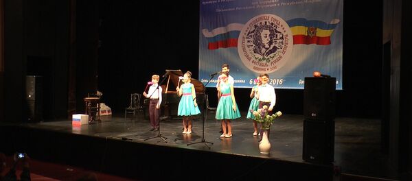 Русские писатели Молдовы отметили день рождения Пушкина - Sputnik Молдова