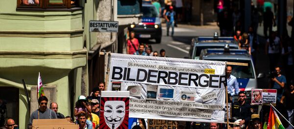 Protesters take part in a demonstration against the Bilderberg conference in Telfs, Austria, on June 13, 2015. - Sputnik Moldova-România