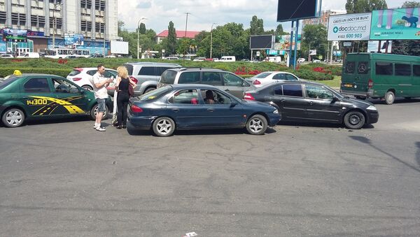 Accident rutier în Chișinău, 11 iunie 2016 - Sputnik Moldova