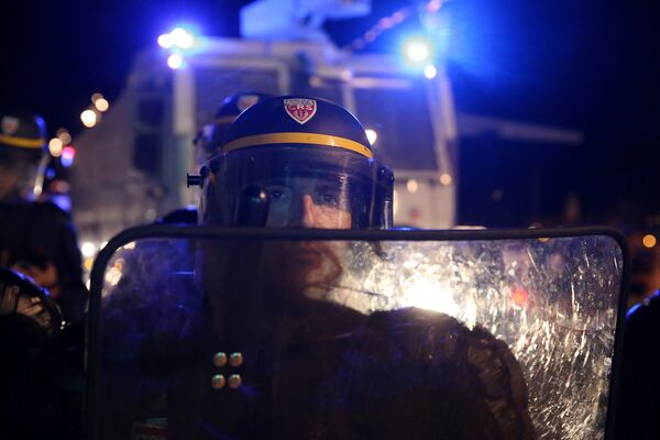 Ночные беспорядки в Марселе - Sputnik Молдова