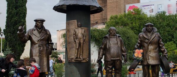 Памятник героям фильма Мимино в Тбилиси Памятник героям фильма Мимино в Тбилиси - Sputnik Молдова