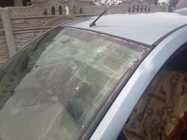 Mijloc de transport cu parbrizul afectat de grindină, ploaie cu grindină de mărimea unui ou de găină, seara zilei de 18 iunie 2016, imagine postată de Vitalie Jereghi Mijloc de transport cu parbrizul afectat de grindină, ploaie cu grindină de mărimea unui ou de găină, seara zilei de 18 iunie 2016, imagine postată de Vitalie Jereghi - Sputnik Moldova