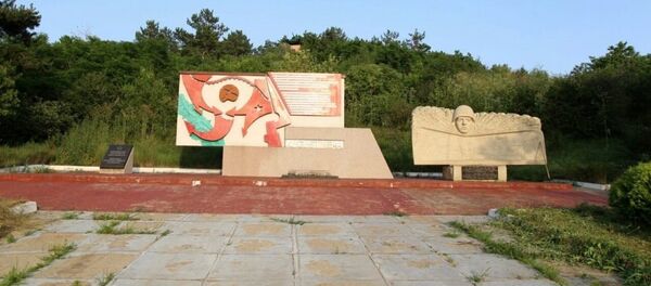 Мемориал Великой Отечественной войны в Леушенах - Sputnik Молдова