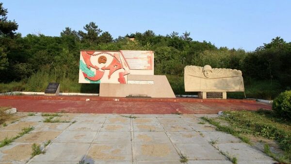 Мемориал Великой Отечественной войны в Леушенах - Sputnik Молдова