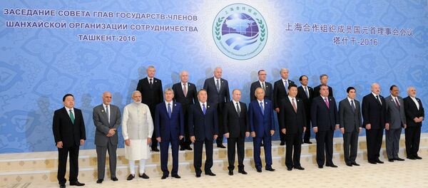 Главы государств-членов ШОС на саммите в Узбекистане Главы государств-членов ШОС на саммите в Узбекистане - Sputnik Молдова
