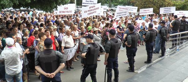Молдавская общественность протестует против ареста Илана Шора Молдавская общественность протестует против ареста Илана Шора - Sputnik Молдова