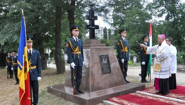 Monument eroilor maghiari cazuti în al II-lea Razboi Mondial - Sputnik Moldova