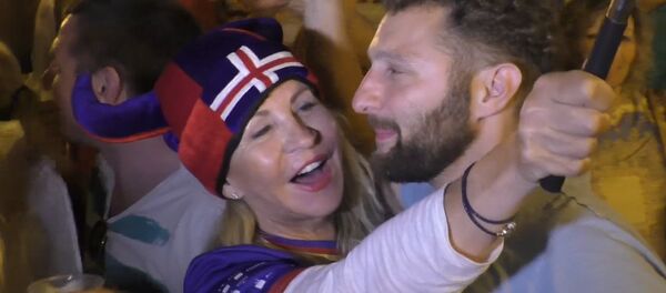 Ликование исландцев и грустная песня англичан после 1/8 финала Евро-2016 - Sputnik Молдова