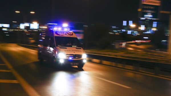 An ambulance arrives at the Ataturk airport in Istanbul - Sputnik Молдова