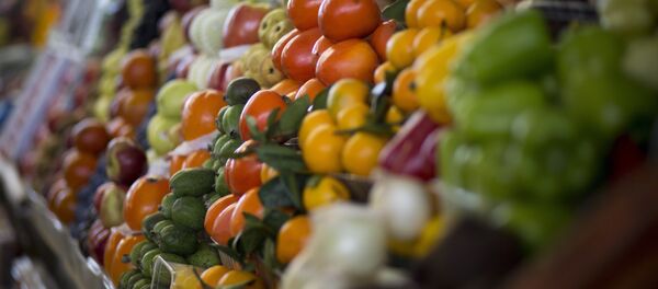 Vegetables are displayed for sale at Dorogomilovsky food market in Moscow, Russia, Friday, Nov. 27, 2015 - Sputnik Moldova