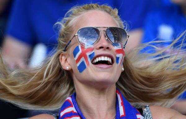 An Iceland's supporter is pictured ahead of the Euro 2016 group F football match between Iceland and Hungary at the Stade Velodrome in Marseille on June 18, 2016 - Sputnik Молдова