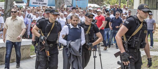 Ilan Șor escortat la Curtea de Apel Chișinău Ilan Șor escortat la Curtea de Apel Chișinău - Sputnik Moldova